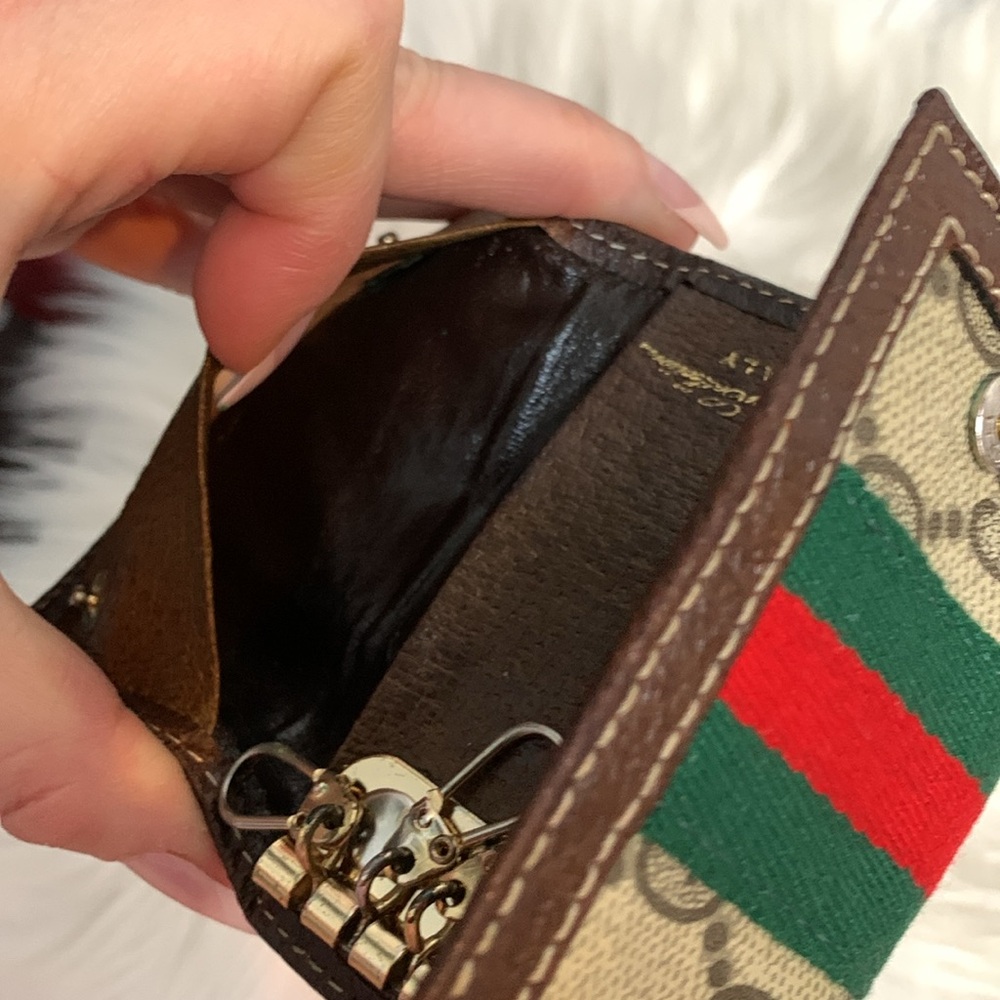 Gucci Beige GG Canvas Key & Card Holder with Brown Trim and Green/Red Stripe - Picture 14 of 16